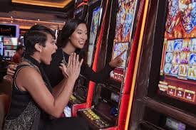 Antarmuka aplikasi wabah4d dengan menu sportsbook, live casino, dan slot games